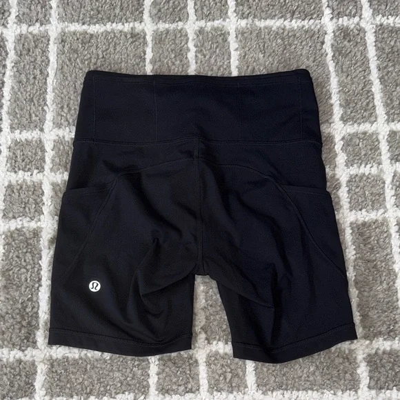 Lululemon 6" Fast and Free Black Bike Short - Picture 2 of 5